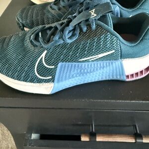 Nike Navy and White Mesh Sneakers